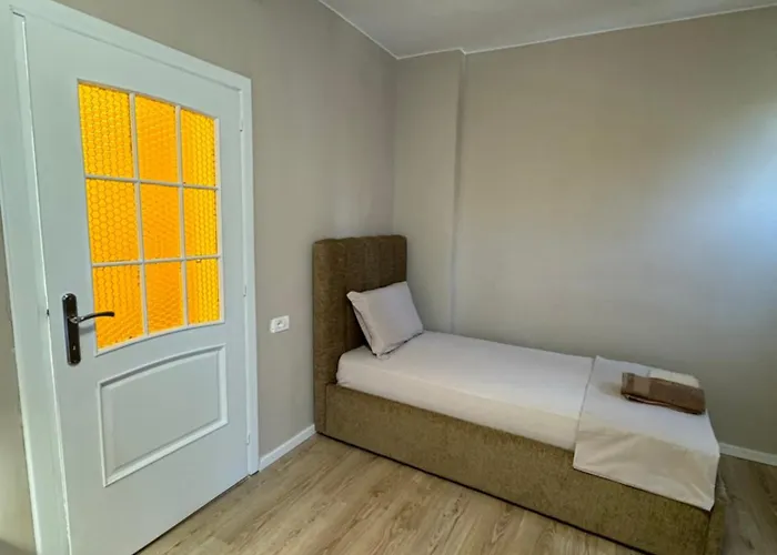 Bejart 6 * 地拉那