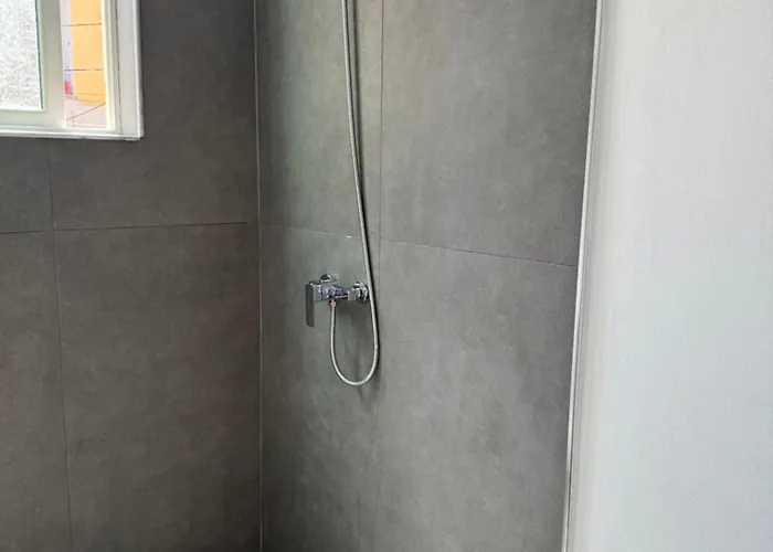 Bejart 6 * 地拉那